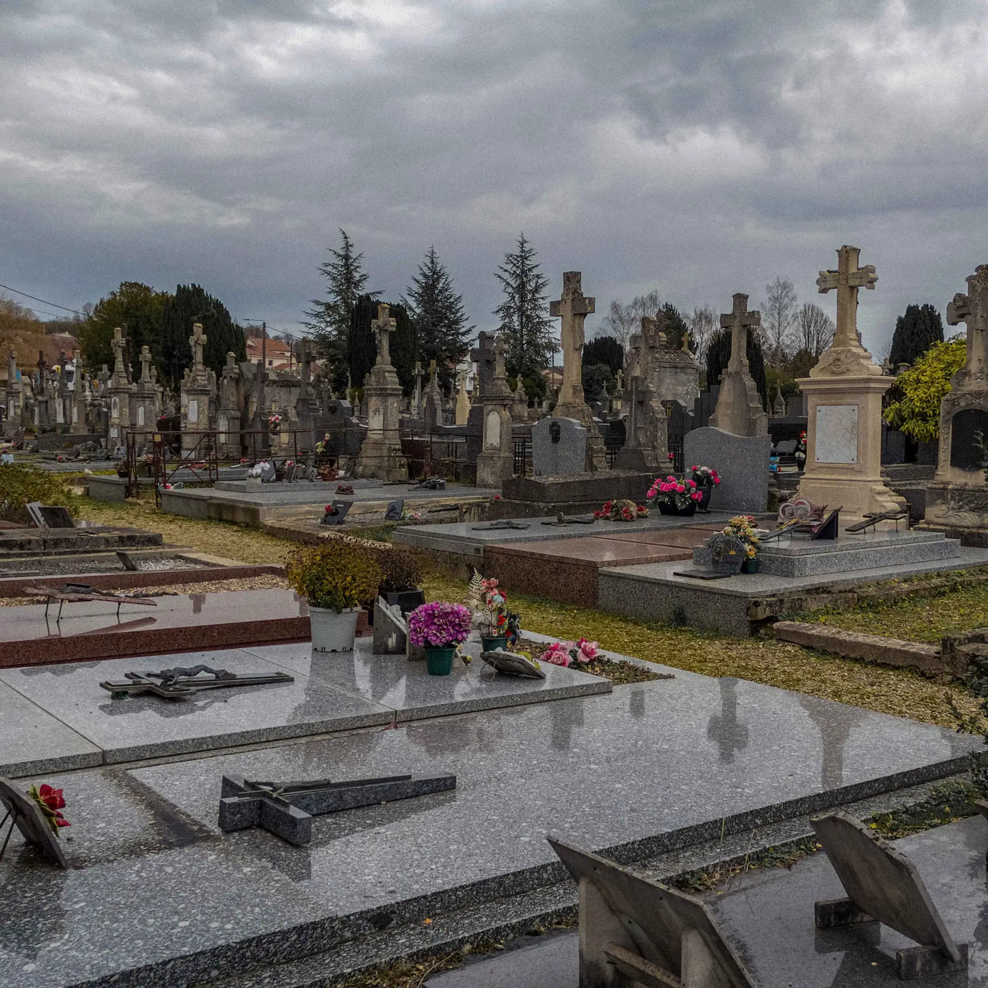 agencia-funeraria-arsenio-faro-almancil-algarve-portugal-funerais-campas-lápides-jazigos-chão-parede